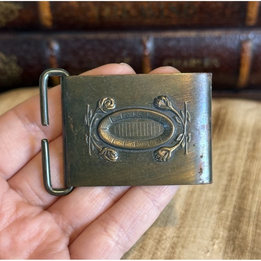 Vintage Rose Bowl Championship Souvenir Belt‎ Buckle Brass Tone Tournaments 2"